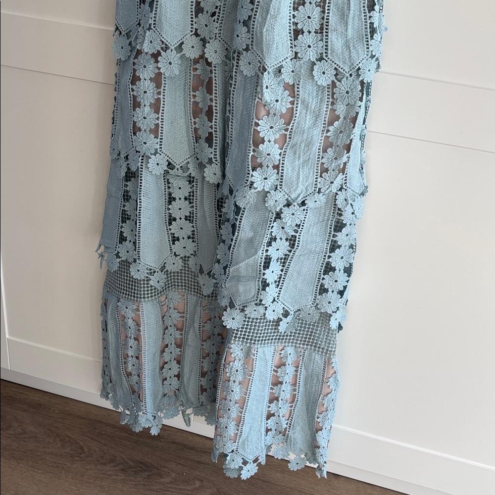 Elegant Lace Midi Dress in Light Blue - Picture 7 of 10